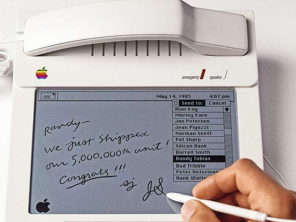 Apple MacPhone, design, here with the handwriting of Steve Jobs using a stylus, 1984 | © frog design, Hartmut Esslinger